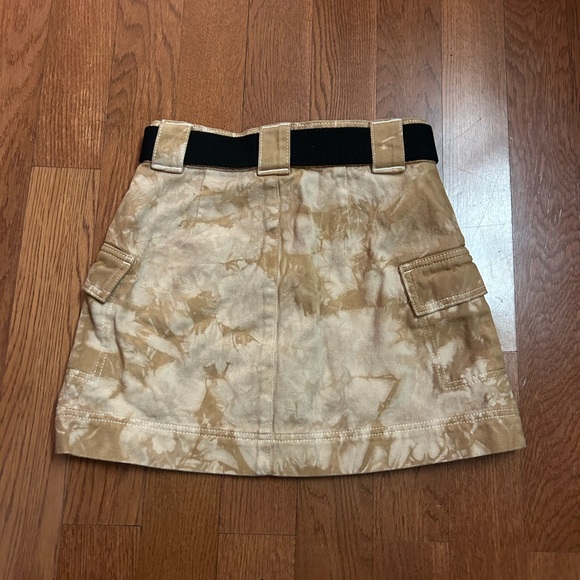 PacSun belted cargo skirt in brown tie dye print. Size 24” 
EUC - Picture 8 of 8